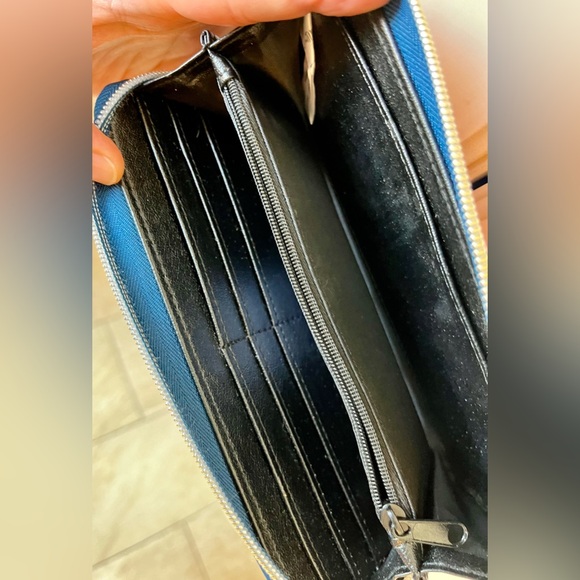 NWT Dabbey Lee wallet/wristlet combo. Colourful with Zebra motifs. - Picture 7 of 7